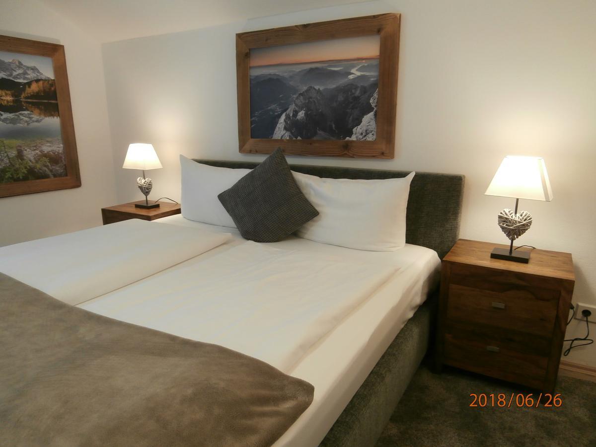 Ferienwohnung Anna การ์มิช-พาร์เทนเคียร์เชน ภายนอก รูปภาพ