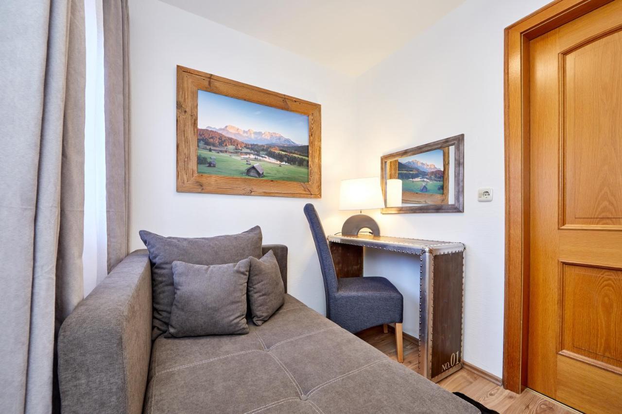 Ferienwohnung Anna การ์มิช-พาร์เทนเคียร์เชน ภายนอก รูปภาพ