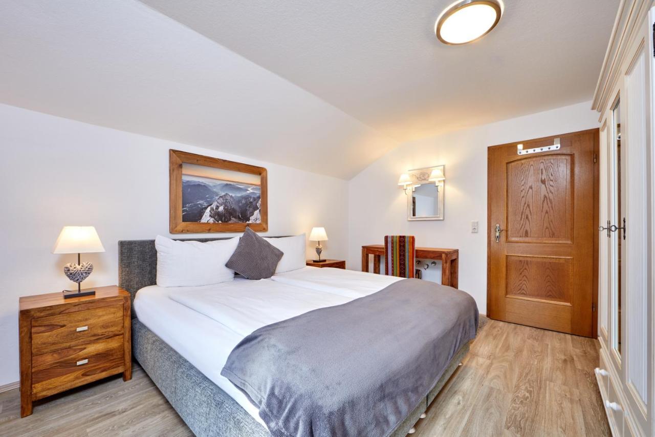 Ferienwohnung Anna การ์มิช-พาร์เทนเคียร์เชน ภายนอก รูปภาพ