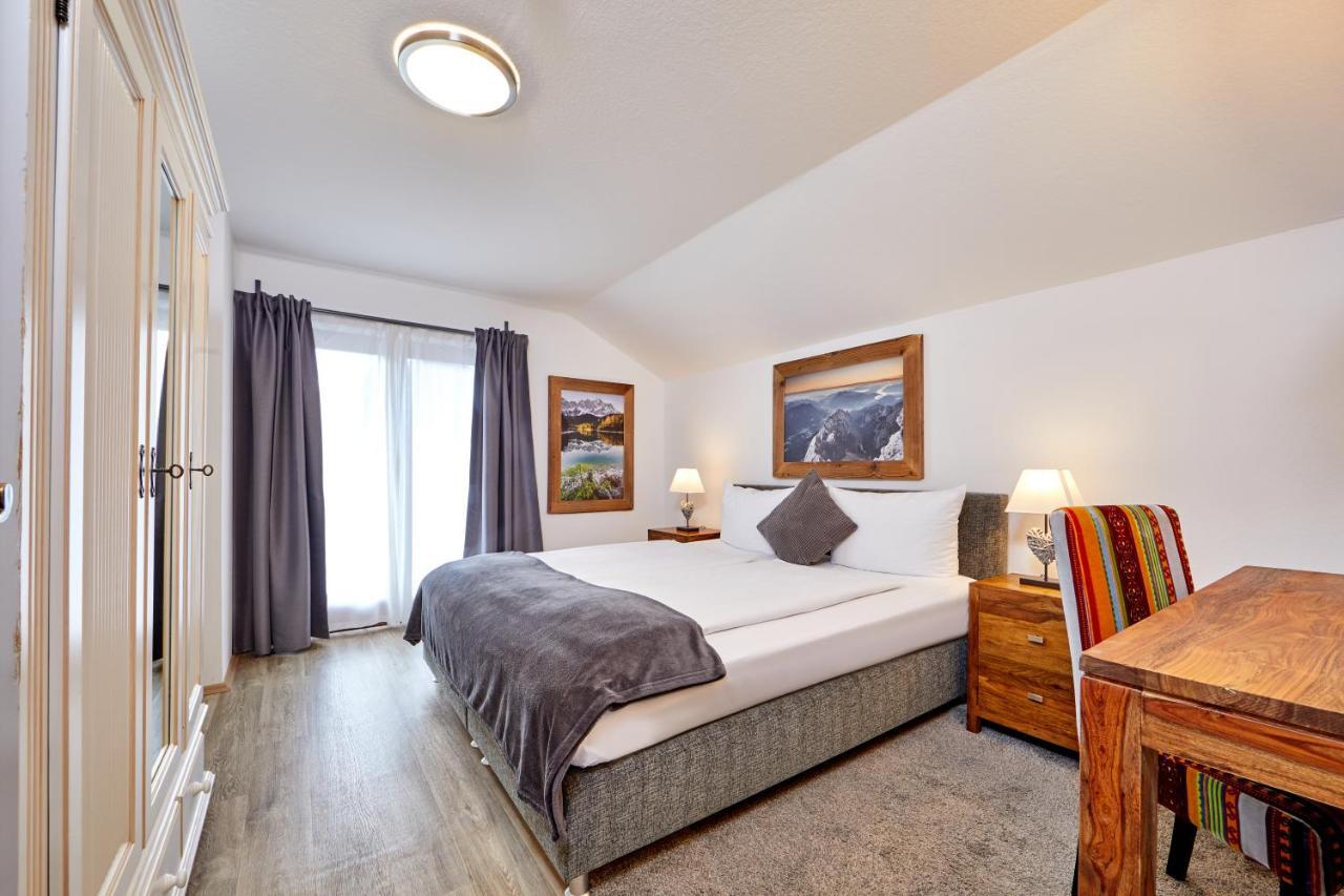 Ferienwohnung Anna การ์มิช-พาร์เทนเคียร์เชน ภายนอก รูปภาพ